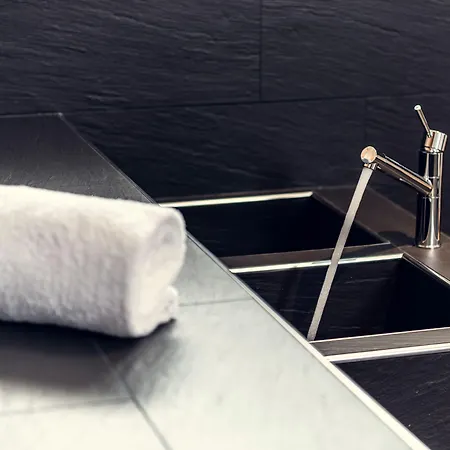 Conrad's Mountain ホテル 3*