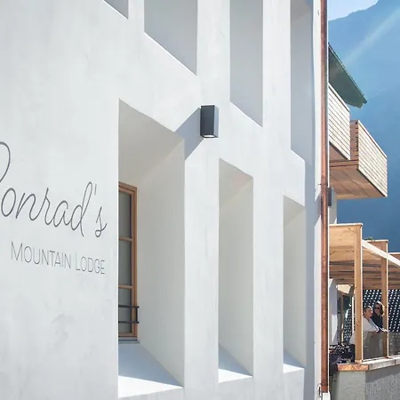 Conrad's Mountain Hotel 3*