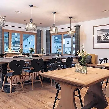 Conrad'S Mountain Lodge Hotel