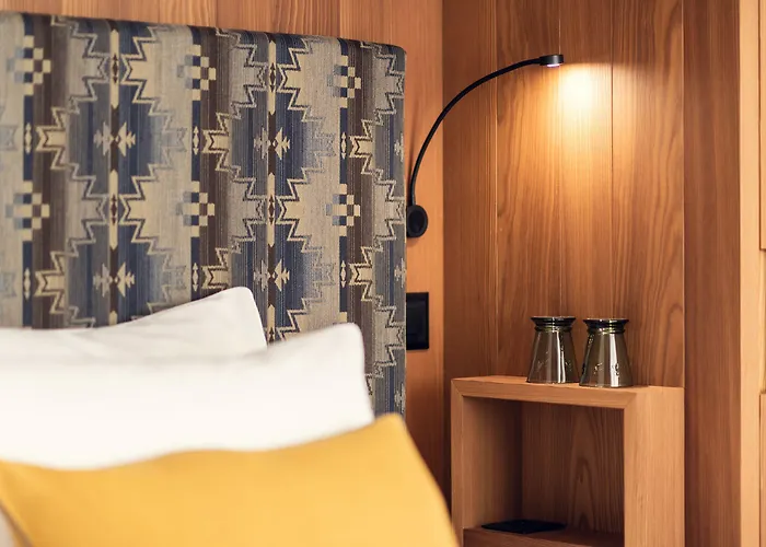 Conrad's Mountain Hotel 3*